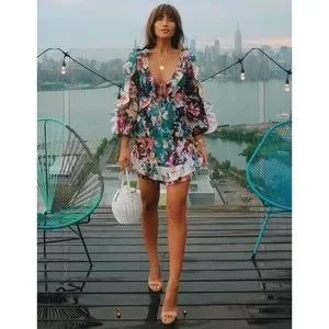 ZIMMERMANN リネン ミニワンピース プリント入り【関税なし】 s_wp_658b8923f8c5daf603b0dea4.webp